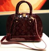 Bolsa verniz Louis Vuitton